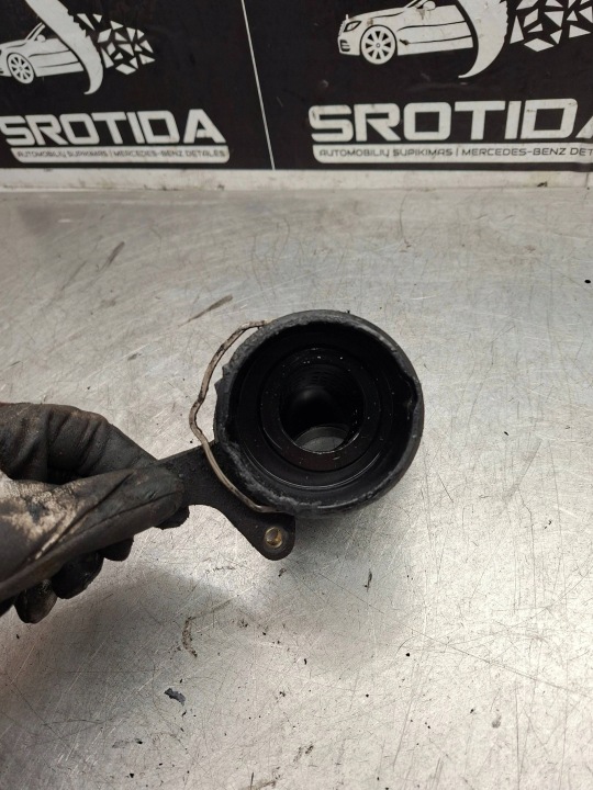 TUYAU ADMISSION TURBINES MERCEDES-BENZ C W203 A6110981807