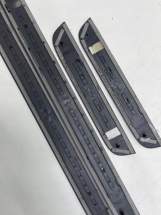 AUDI A6 C7 4X BAGUETTES REVÊTEMENTS SEUIL ENSEMBLE