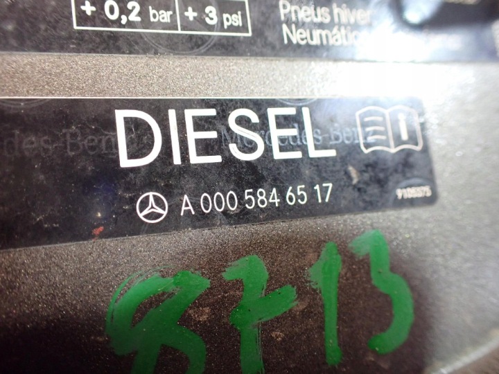 MERCEDES E-KLASA W211 02- BERLINE CLAPET GOULOTTE DE REMPLISSAGE CARBURANTS A0005846517 PEINTURE C963