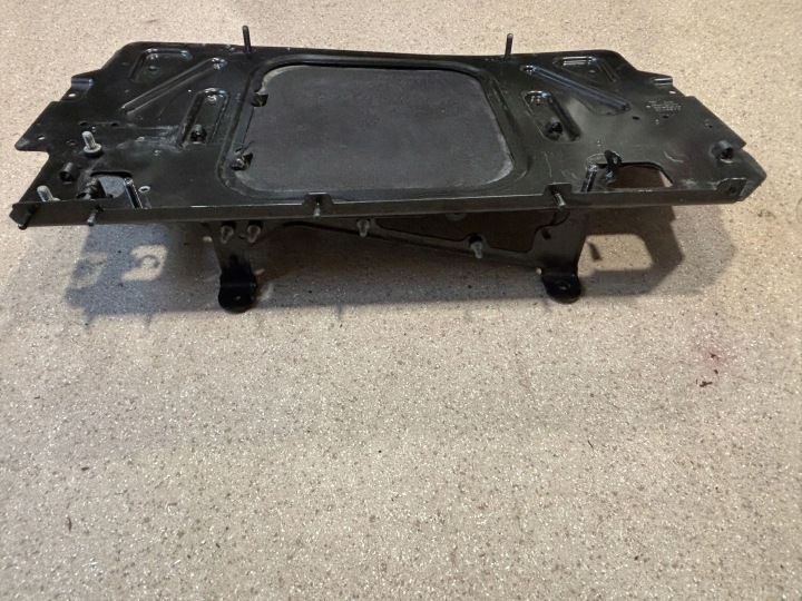AUTRE PIÈCE CHAMBRES MOTEUR PORSCHE TAYCAN 9J1 9J1915516A