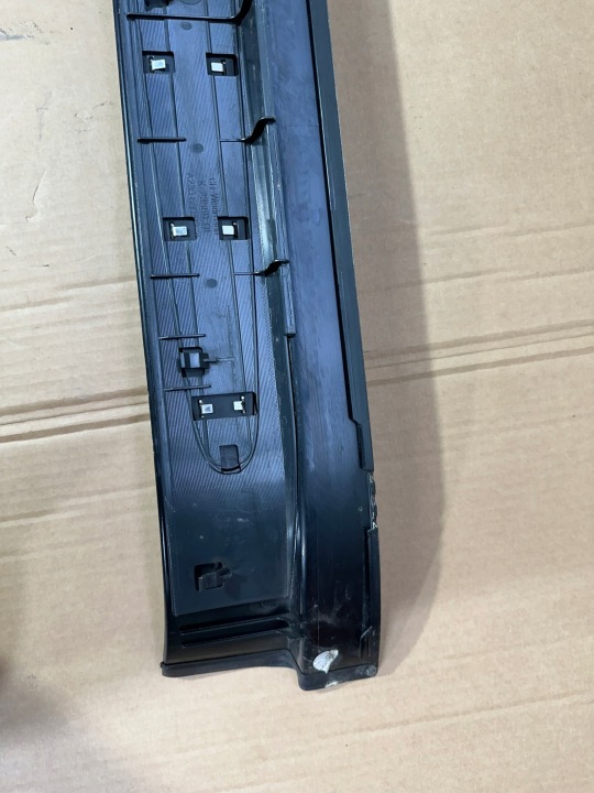 MOULURE SEUIL INTÉRIEURE PROTECTION GAUCHE REVÊTEMENT MERCEDES SL R230 ZA,W230
