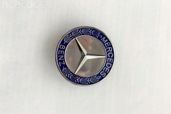INSIGNE VOITURES MERCEDES-BENZ CLS (C219) A2048170616 3.2L DIESEL 165KW