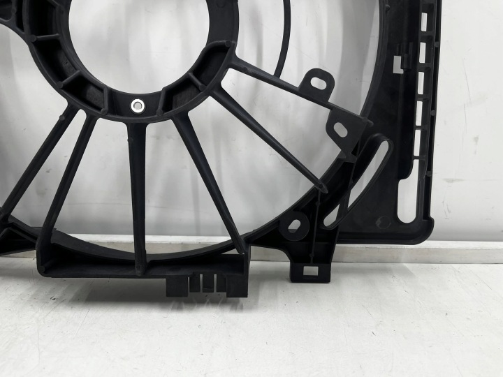 CHÂSSIS VENTILATEUR RADIATEUR TOYOTA YARIS P13 11-20R. 1.3 1.4D 1.5 HYBRID