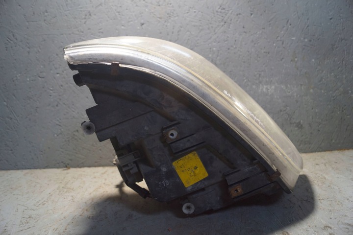 VW TRANSPORTER T5 PHARE GAUCHE AVANT (S2337) UK
