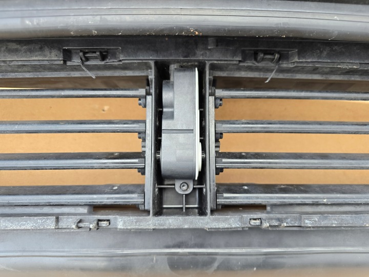 STORE JALOUSIE PANNEAU AVANT RADIATEUR OPEL INSIGNIA B 39078059