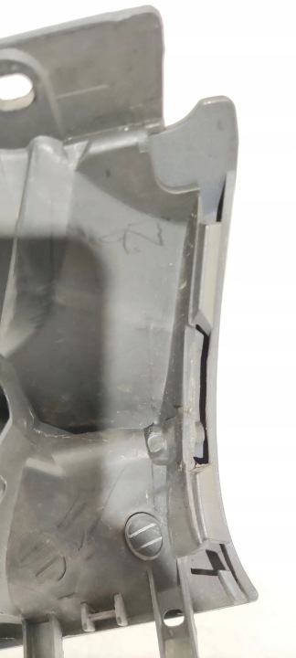 VOLKSWAGEN GOLF V 2004 GRILLE VENTILATION SOUS ZDERZAKIEM TYLNYM