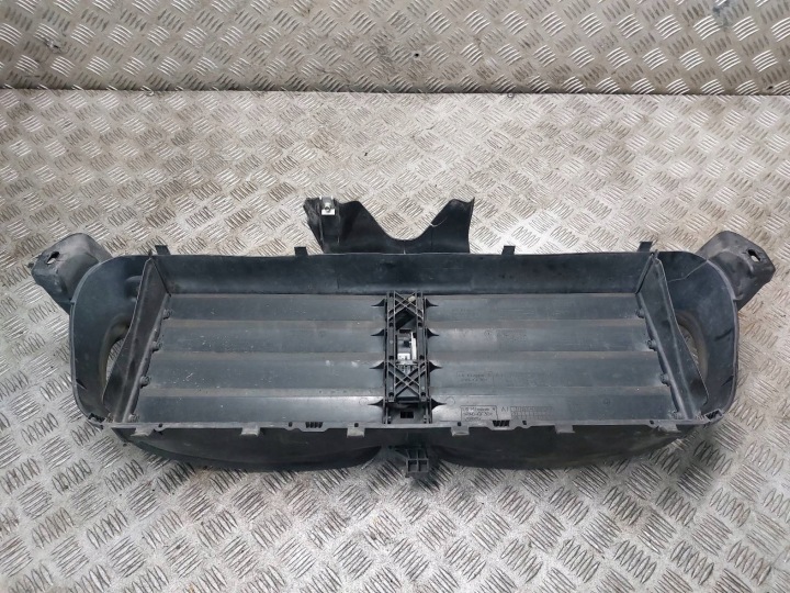 STORE JALOUSIE RADIATEUR BMW F01 730D 187798 7193168