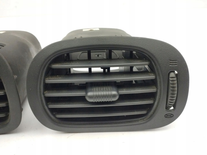 CHRYSLER VOYAGER 2006 ENSEMBLE LATÉRALE GRILLE CONDUIT D'AIR TABLEAU DE BORD INSTRUMENTATION