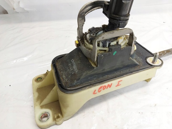 CRIC MÉCANISME DE CHANGEMENT DE VITESSES CASSETTE BARRE DE LIAISON CHANGEMENTS VITESSE SEAT LEON I (1M1) 1.6 16V BCB