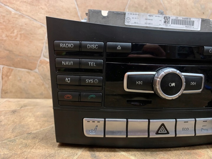 RADIO AVEC NAVIGATION MERCEDES-BENZ E (W212) A2129005327 2.1L DIESEL 150KW 2014
