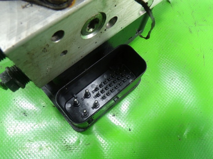 BMW E46 2.0 D POMPE ABS 1164897