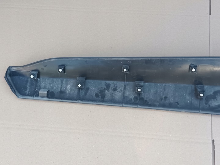 MOULURE SUR PORTES DROIT AVANT TOYOTA YARIS CROSS AVANT DROITE