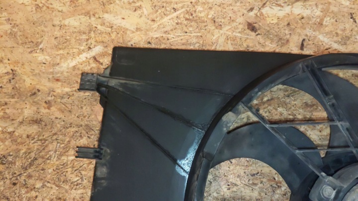 VOLVO S60 2004 AVANT PROTECTION VENTILATEUR RADIATEUR