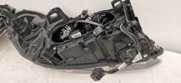 VOLVO XC60 I LIFT BI-XENON ROTATIF PHARES PHARE DROITE GAUCHE