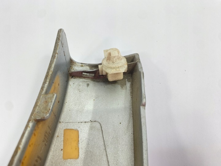 MOULURE LATÉRALE GARDE-BOUE DROIT ARRIÈRE LÈVRE MERCEDES W124 BERLINE UNIVERSEL 1246902040