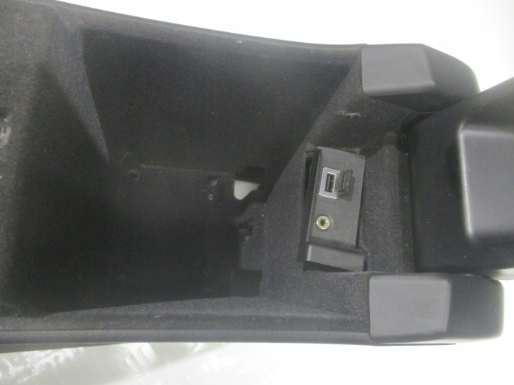 TUNNEL CENTRAL CENTRAL ACCOUDOIR VOLVO V60 I AVANT RESTYLAGE 10-12 39803369