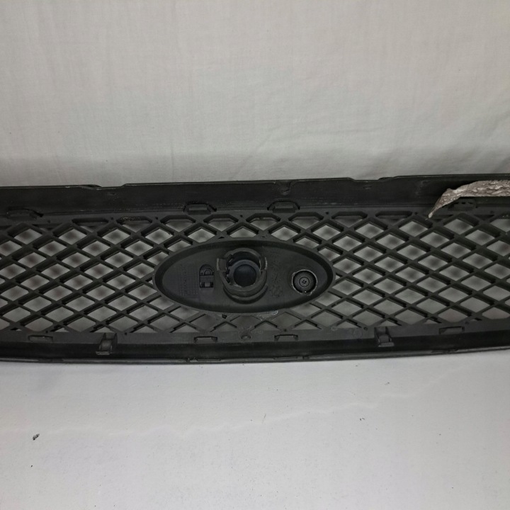FORD FOCUS AVEC AVANT CALANDRE RADIATEUR GRILLE 4M51-8138-AE