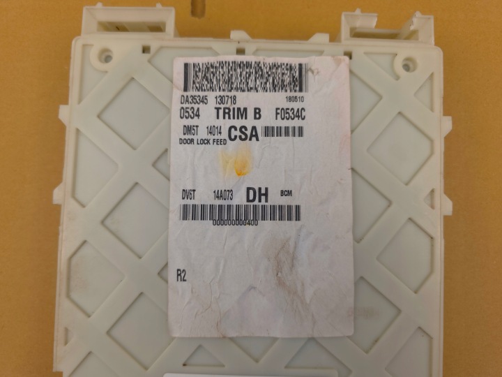 DV6T-14A073-DH FORD FOCUS MK3 III C-MAX MK2 MODULE CONFORT BCM FUSIBLE 2013 ANNÉE