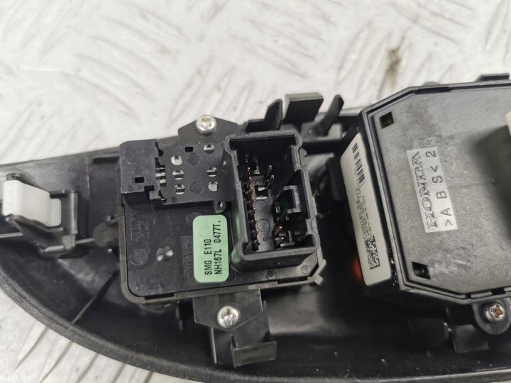 COMMUTATEURS VITRE HONDA CIVIC VIII 83540SMGG120UHS