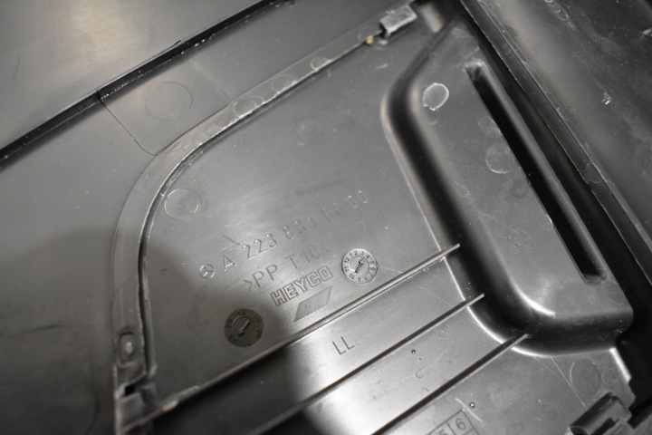 PARFAIT JEU DOUBLURE DE PASSAGE DE ROUE MERCEDES W223 1
