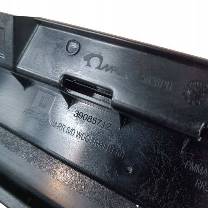 MOULURE PORTES DROIT ARRIÈRE OPEL ASTRA V K 39085712