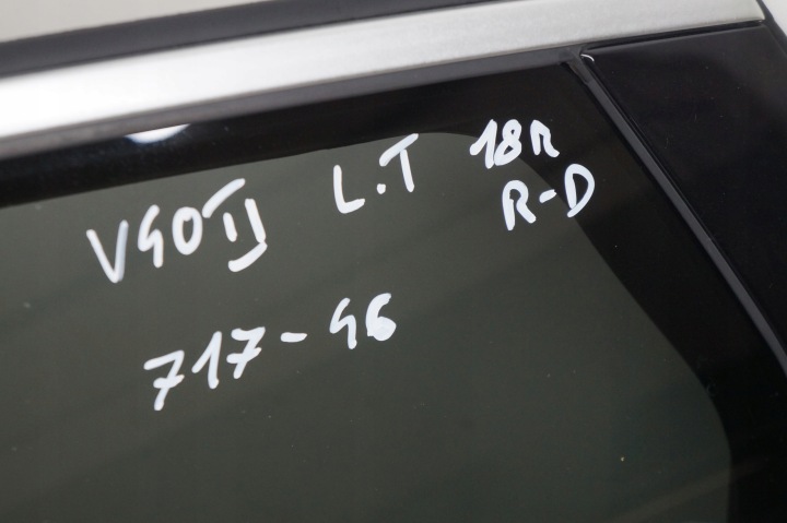 PORTES GAUCHE ARRIÈRE ARRIÈRE R-DESIGN MOULURE SATIN 717-46 VOLVO V40 II LIFT 18R