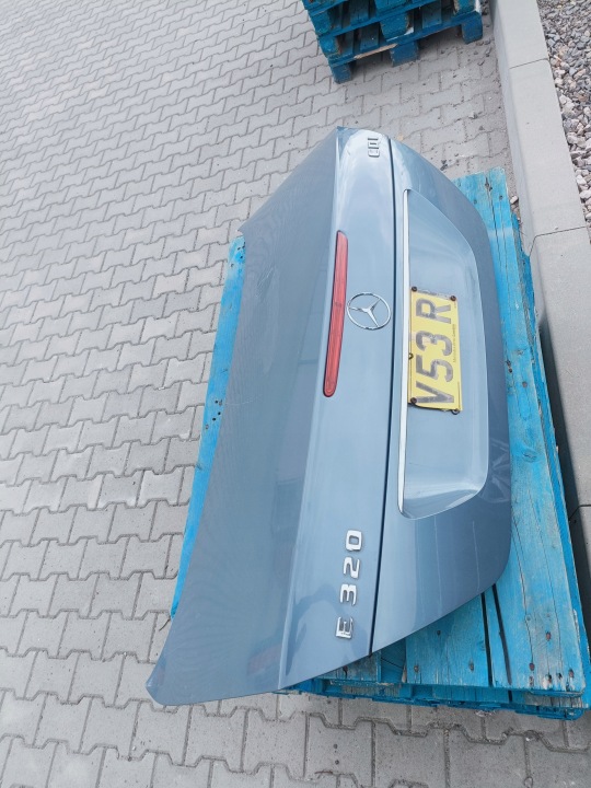 MERCEDES W211 COUVERCLES DE COFFRE ARRIÈRE BERLINE C353