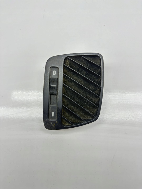 DEFLECTOR DE VENTILACIÓN IZQUIERDO PARTE DELANTERA AUDI A6 C5 4B0819793 