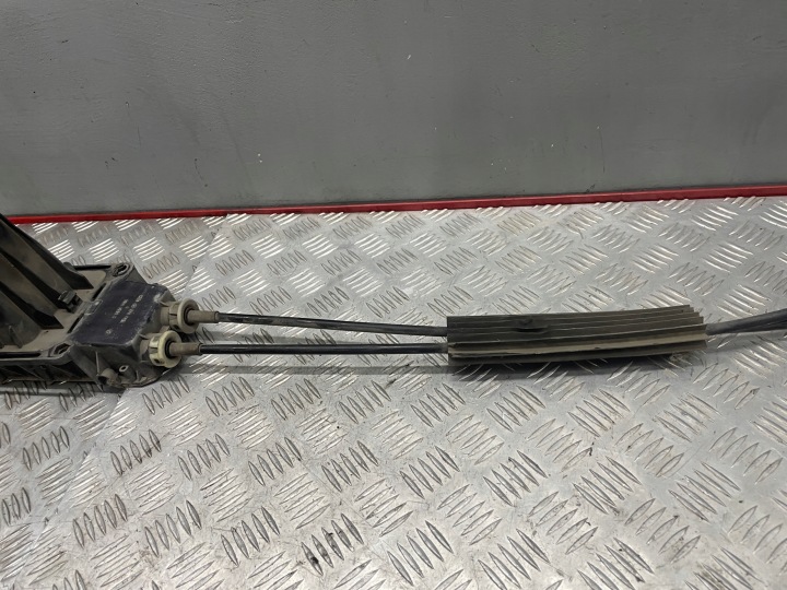 CRIC CÂBLES CHANGEMENTS VITESSE 8200273239 RENAULT MODUS 1,6 16V 04-12