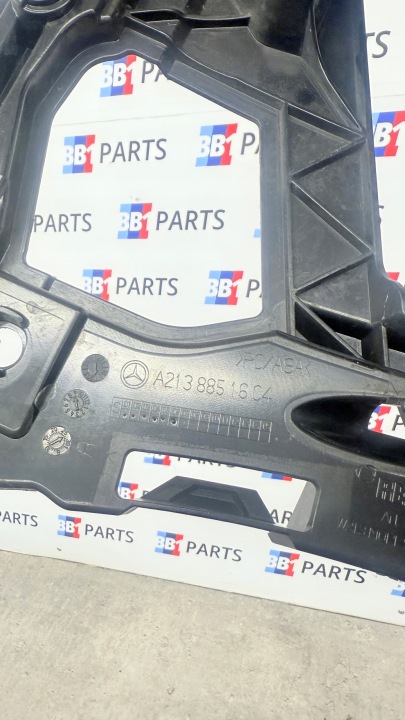 MERCEDES W213 BERLINE GLISSIÈRE PARE-CHOCS DROIT ARRIÈRE ARRIÈRE A2138851604 A2138856603