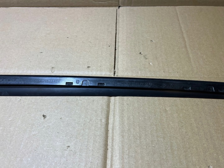 AUDI Q5 80A MOULURE PARE-BRISE GAUCHE 80A854327B
