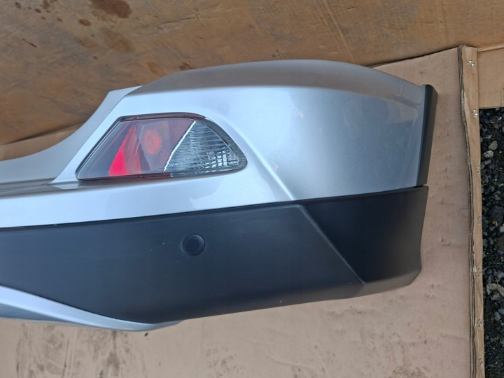 PARE-CHOCS ARRIÈRE TOYOTA RAV4 IV 15-18R LIFT 4 PDC 1F7 ARGENTÉ COMPLET