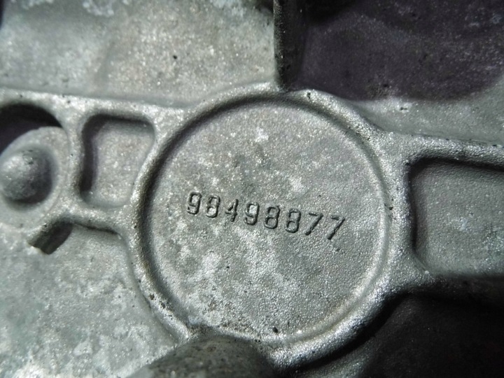 IVECO 2.8TD COUVERCLE DE SOUPAPES 98498877