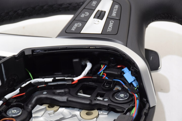 BMW X5 G05 LCI SPORTIVE VOLANT CUIR WIBRACJE PALETTES ORIGINAL