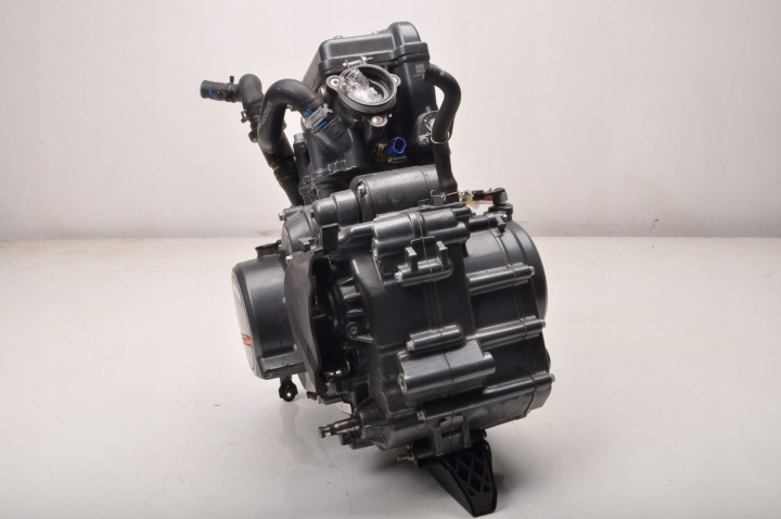 KTM DUKE 125 MOTEUR ESSENCE 24R 2488KM