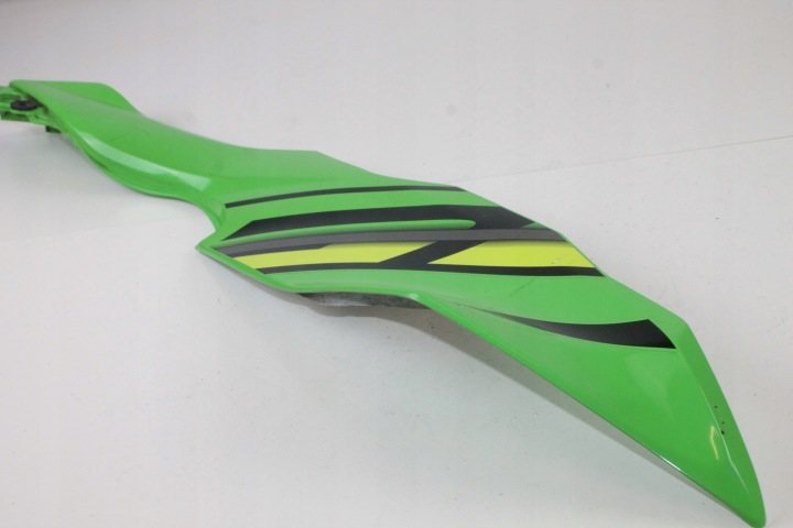 KAWASAKI NINJA 125 19- DÉFLECTEUR D'AIR PLASTIQUE GAUCHE