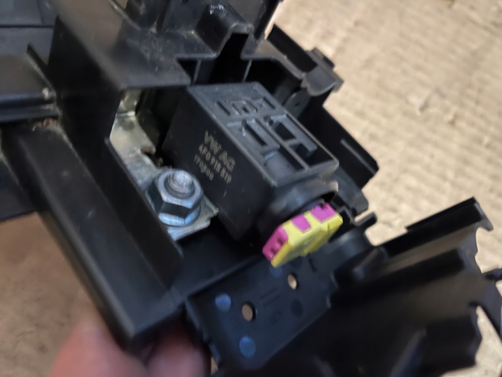 AUDI Q5 SQ5 SERRE-CÂBLE POSITIVE PYROTECHNIQUE 80A915459