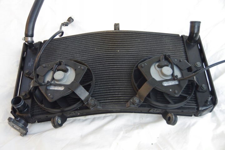 RADIATEUR VENTILATEUR 222080-6350 065000-4003 YAMAHA FZ8 FZ-8 FAZER RN25