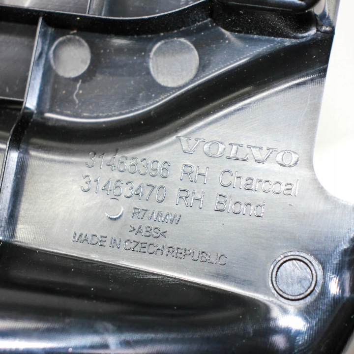 ARRIÈRE DROITE MOULURE DÉCORATIVE SEUIL VOLVO V60 II CROSS COUNTRY 31468396