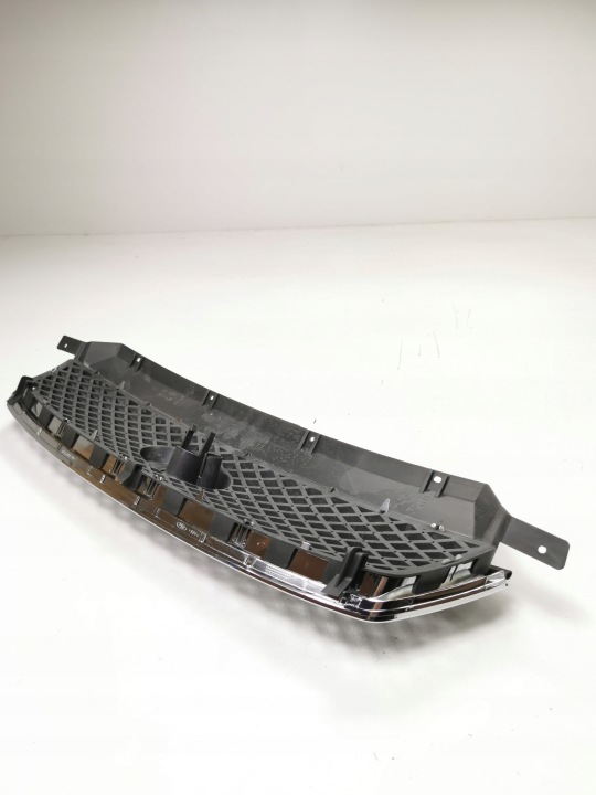 GRILLE RADIATEUR FORD; FOCUS 04-08/FOCUS C-MAX 03-07 (CAP) OE 1347351