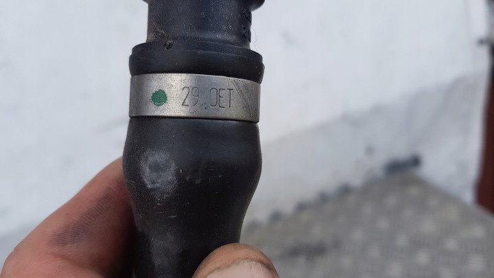 BMW E39 FIL EAU 525D 738001121