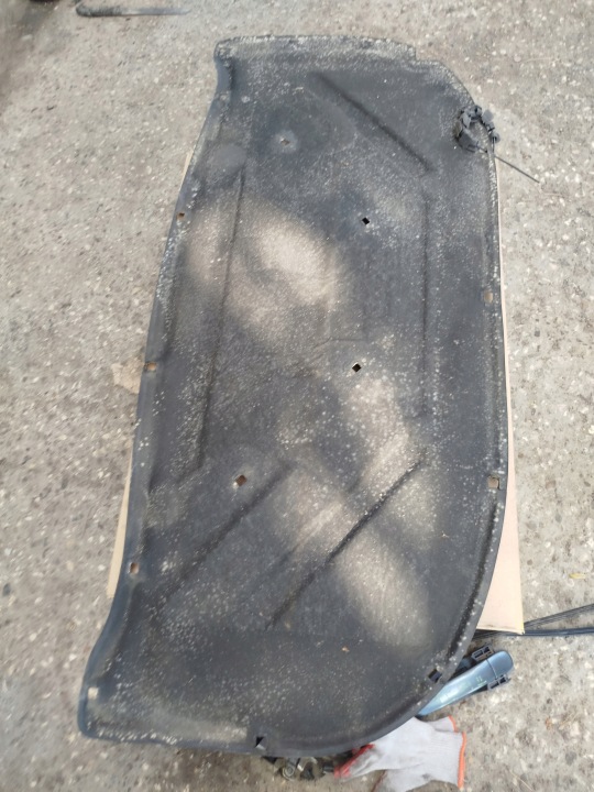 AUDI A6 C5 INSONORISATION TAPIS CAPOTS 4B0863825