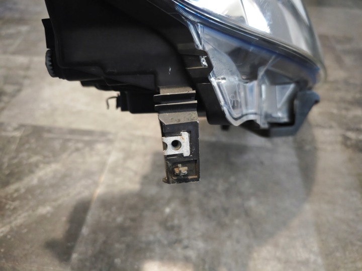 NISSAN QASHQAI J11, ORDINAIRE H11 AVEC LEDEM PHARE AVANT DROITE AVANT