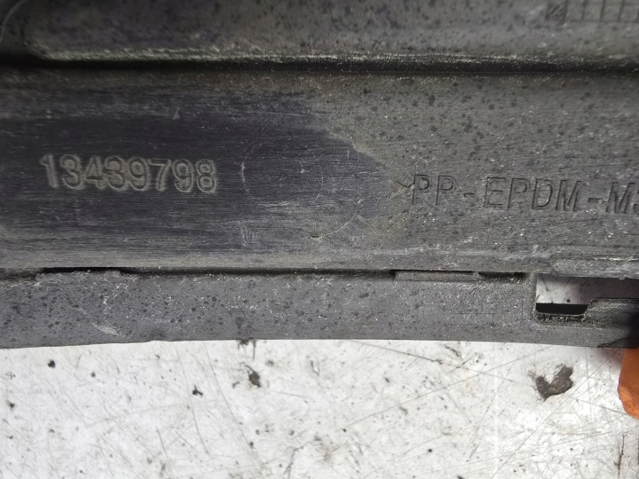 OPEL ASTRA K 5 V GRILLE CENTRALE PARE-CHOCS AVANT SUR CAPTEURS PDC 13439798