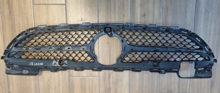 MERCEDES W206 CALANDRE GRILLE AMG LINE A2068882100 PARFAIT