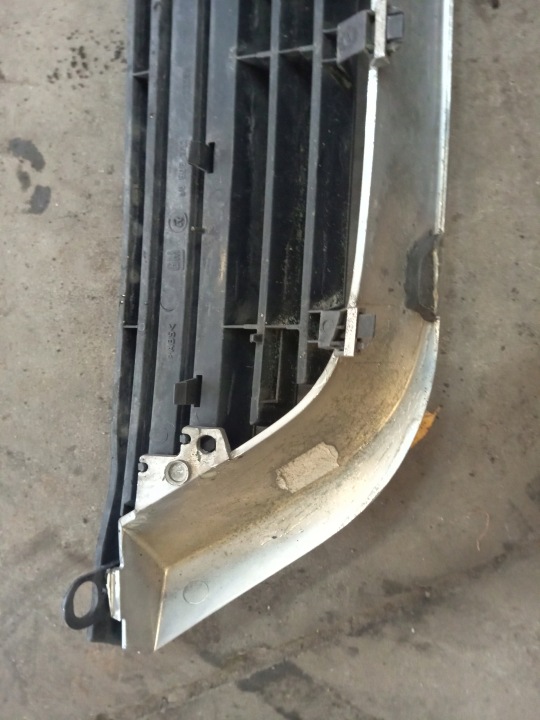 OPEL OE 90505722 09152353 CALANDRE VECTRA