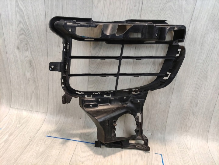 PORSCHE CAYENNE II 2 LIFT GRILLE PARE-CHOCS DROIT AVANT 7P5807682E