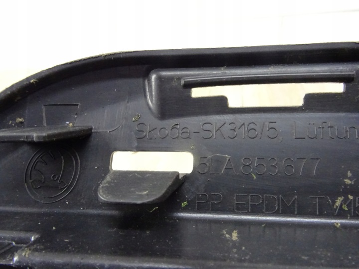 SKODA ENYAQ GRILLE PARE-CHOCS CENTRALE 5LA853677 LLU
