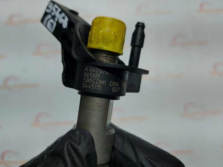 W211 W219 3.0 V6 CDI 642920 224KM 07R INJECTEUR CARBURANTS 0445115027