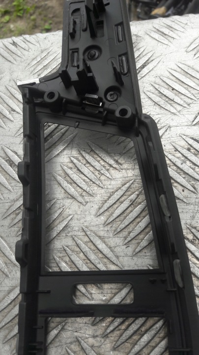 MERCEDES W212 MOULURE DÉCORATIVE CONSOLES A2126800271